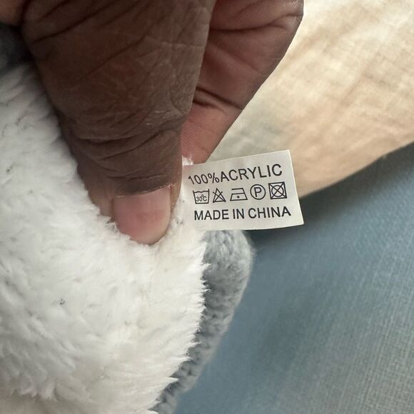 2 Knit Hats W/Faux Fur Pom Pom Bundle - Picture 8 of 9